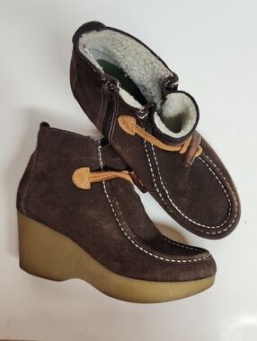Tommy Girl Vintage Wedge Suede Toggle, Side Zip,  Chukka Ankle Size 9M Boots.